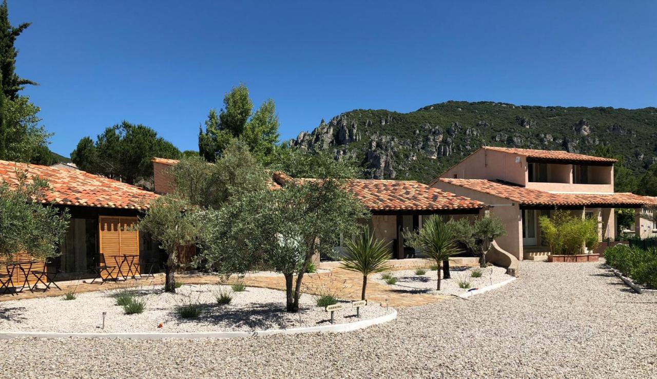 Val & 3* Moureze