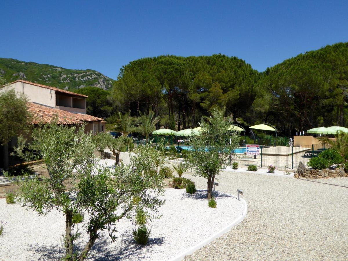 Val & 3* Moureze