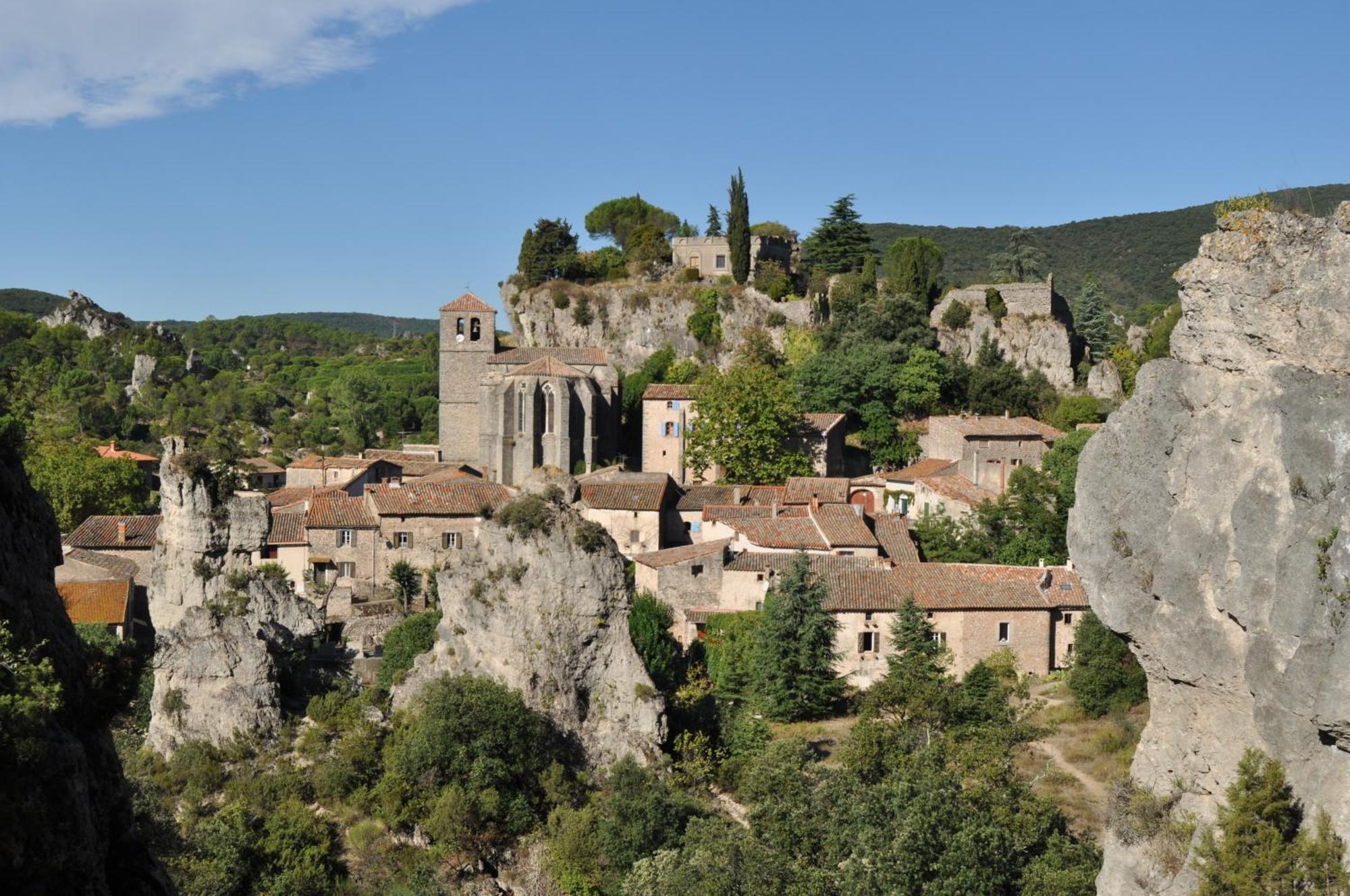 Val & 3* Moureze